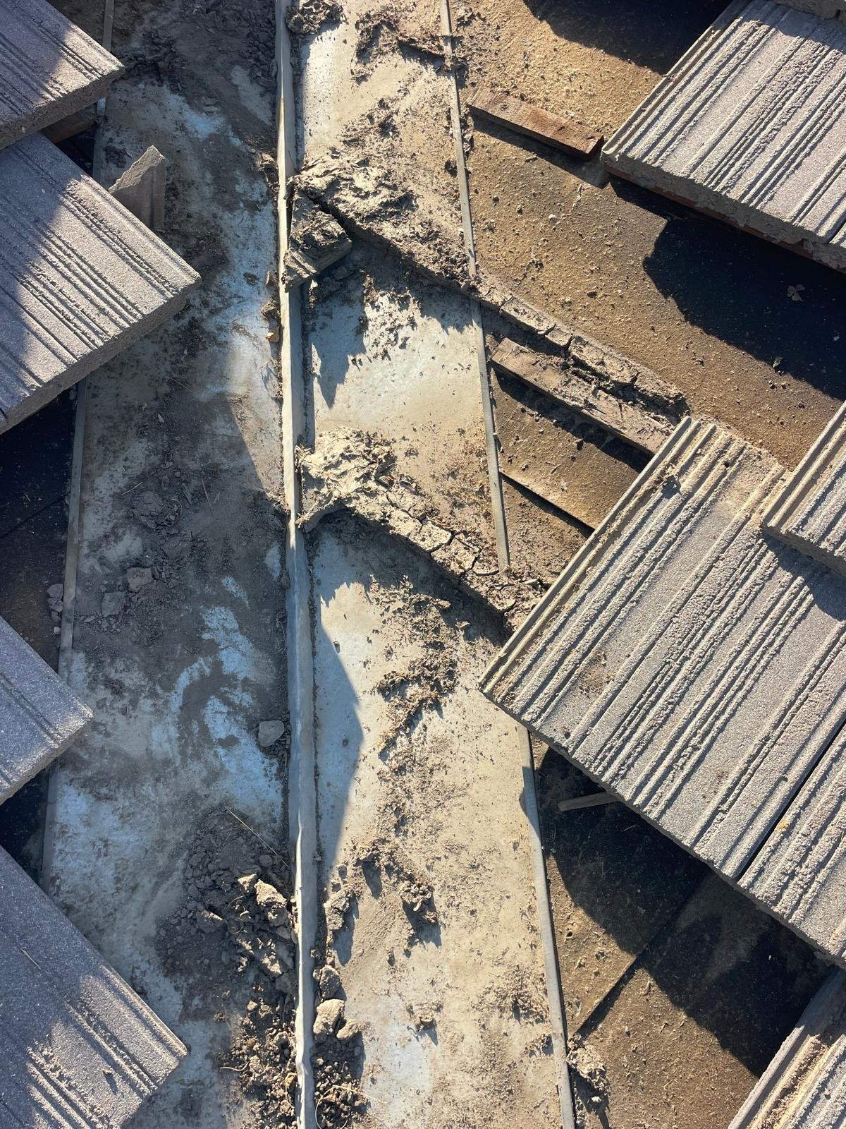 Roof Tile Cleaning and Repair 4
